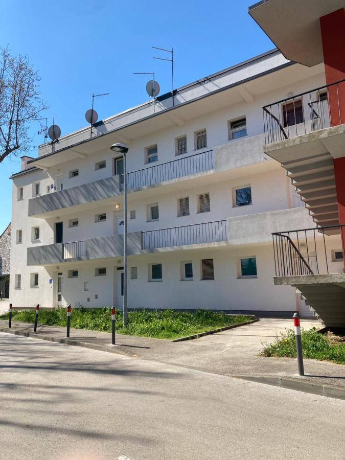 Ferienwohnung App Goga Umag Exterior foto
